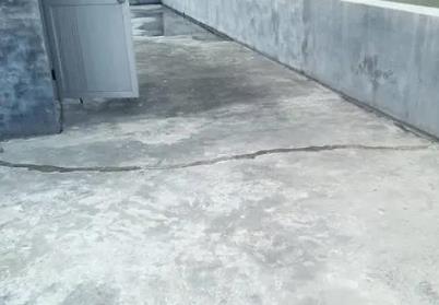 西岗楼顶漏水维修公司分享下如何解决卫生间隐蔽部位漏水的问题?