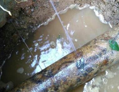 西岗楼顶渗水维修公司分享下地暖漏水的原因及检测方法。